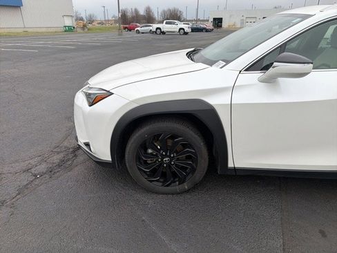 Used 2025 Lexus UX 300h AWD image 9