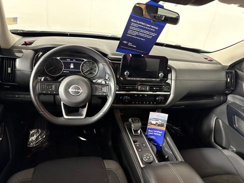 Used 2023 Nissan Pathfinder SV AWD/4WD image 26