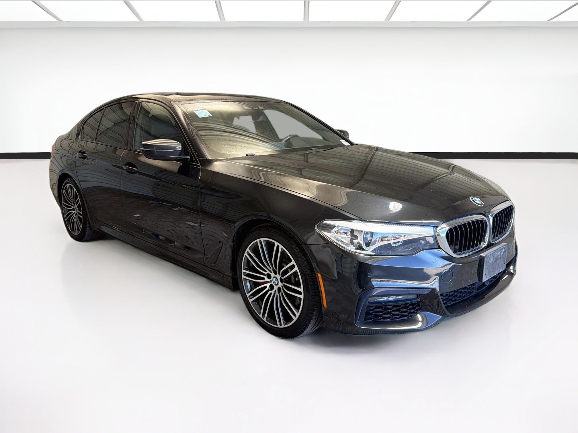 Used 2019 BMW 540i w/ M Sport Package RWD image 3
