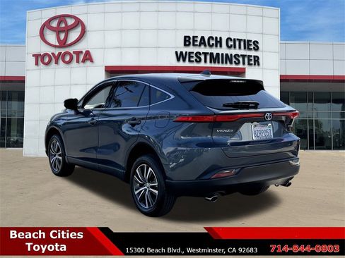 Used 2022 Toyota Venza LE image 8