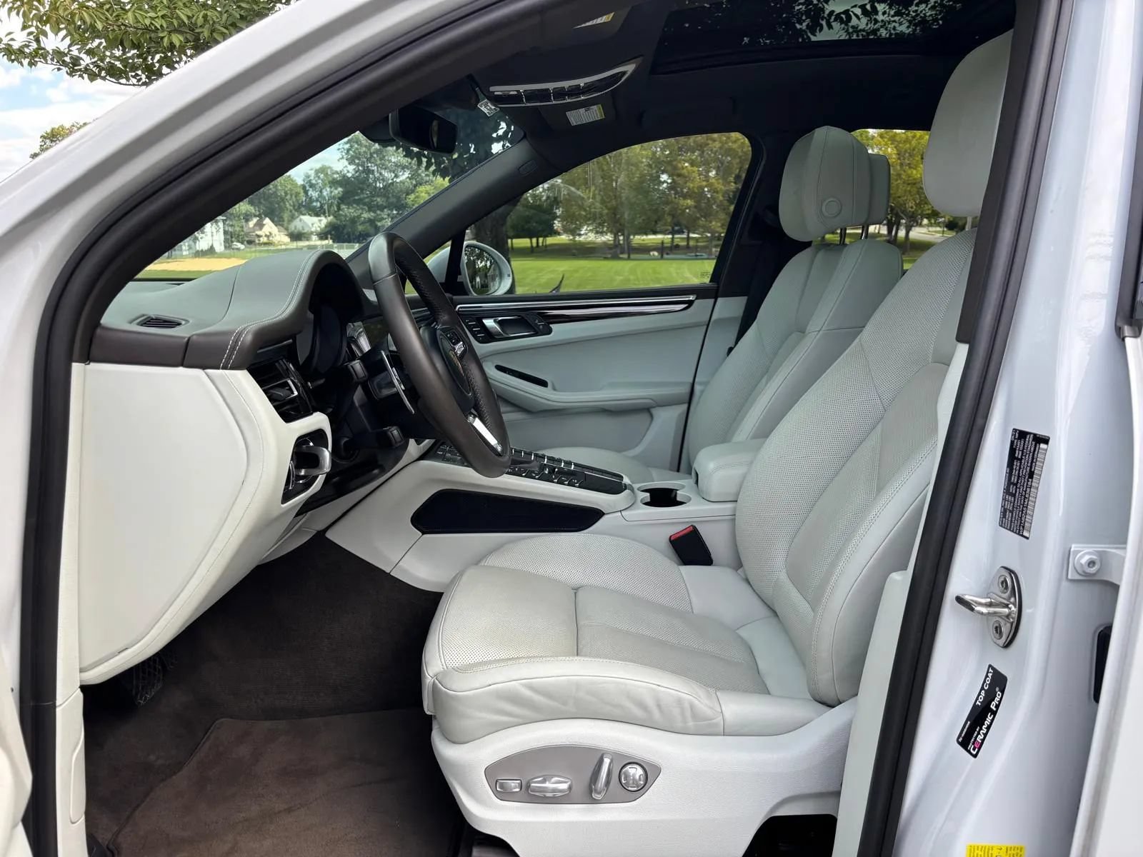 Used 2021 Porsche Macan S AWD/4WD image 11