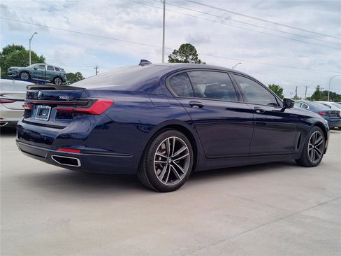 Used 2022 BMW 750i xDrive w/ Executive Package AWD/4WD image 6