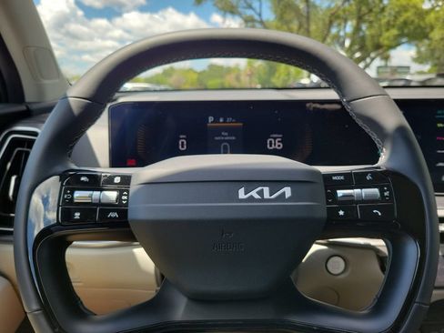 New 2026 Kia Sorento S FWD image 10