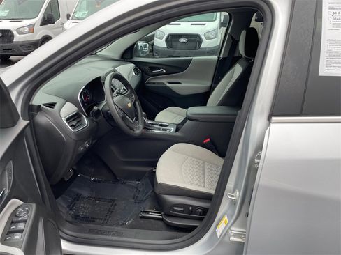 Used 2022 Chevrolet Equinox LT image 9