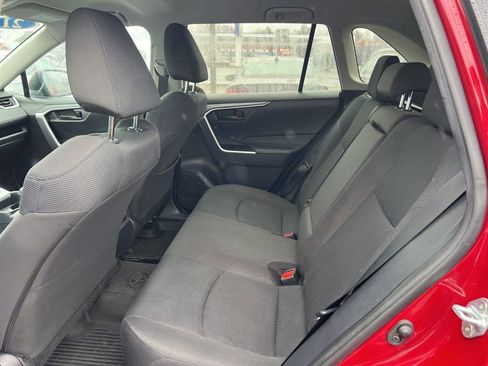 Used 2021 Toyota RAV4 LE image 20