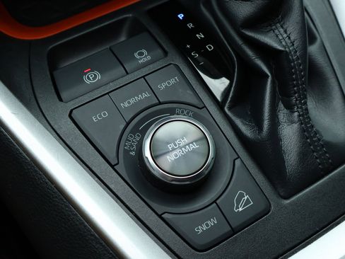 Used 2023 Toyota RAV4 Adventure AWD/4WD image 6