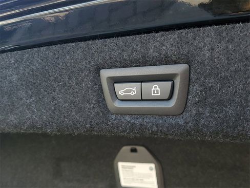 Used 2021 BMW M550i xDrive w/ Executive Package image 10