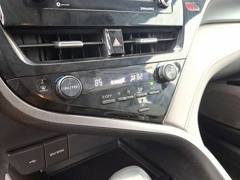 Certified 2023 Toyota Camry SE image 15