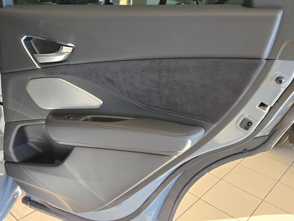 New 2025 Acura RDX w/ Advance Package AWD/4WD image 12