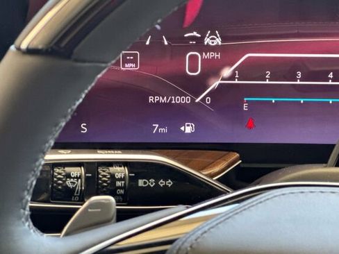 New 2026 Cadillac Escalade Platinum Luxury w/ LPO, Floor Liner Package AWD/4WD image 30