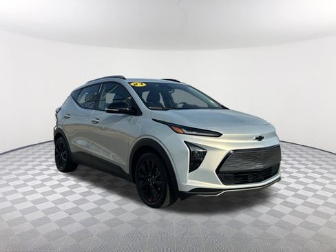Used 2023 Chevrolet Bolt EUV LT w/ Convenience Package image 4