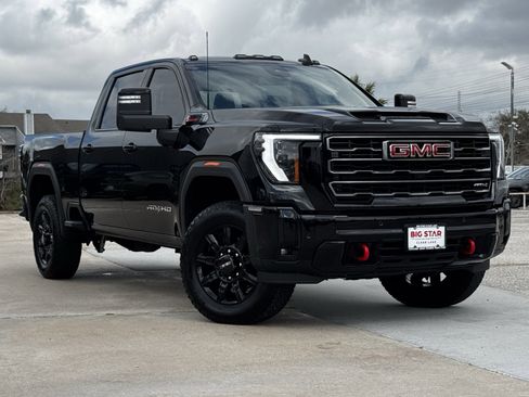 Used 2025 GMC Sierra 2500 AT4 image 2