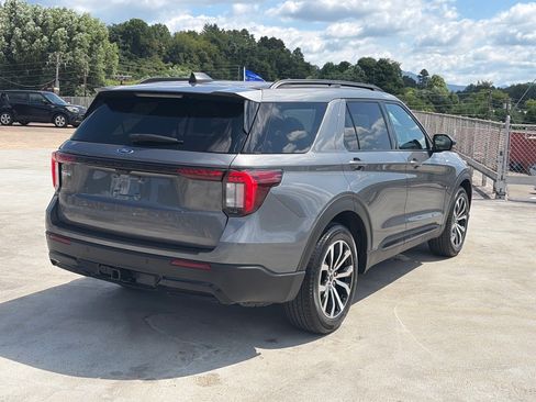Certified 2025 Ford Explorer ST-Line RWD image 3