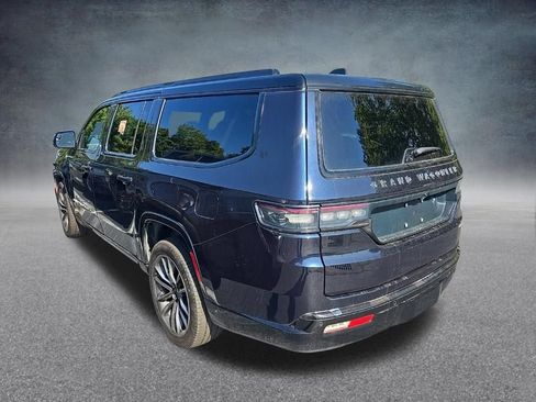 Used 2025 Jeep Grand Wagoneer L Series III w/ Rear Seat Video Group 1 AWD/4WD image 4