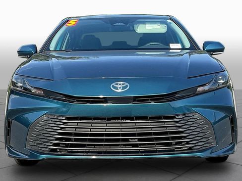 Used 2025 Toyota Camry LE FWD image 4