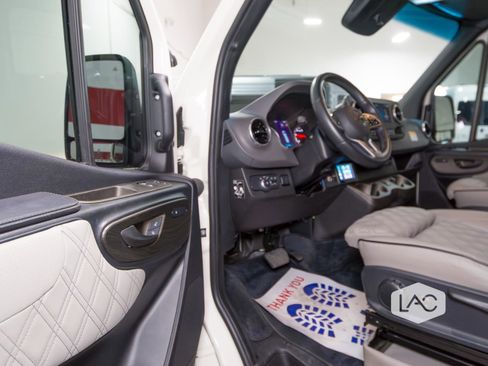 Used 2022 Mercedes-Benz Sprinter 3500 image 21
