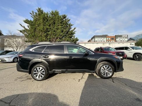 Certified 2025 Subaru Outback Premium image 9