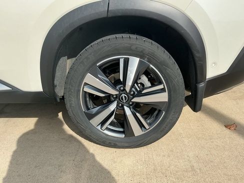 Used 2023 Nissan Rogue Platinum AWD/4WD image 6
