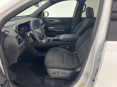 Used 2025 Chevrolet Traverse LT w/ Midnight/Sport Edition image 18