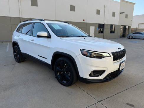 Used 2020 Jeep Cherokee Latitude Plus FWD image 3