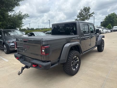 Used 2024 Jeep Gladiator Rubicon AWD/4WD image 4