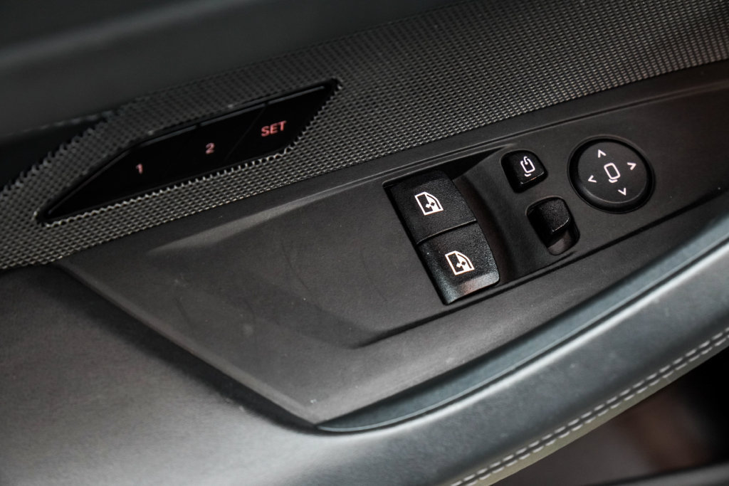 Used 2025 BMW M4 Competition RWD image 40