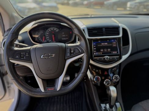 Used 2020 Chevrolet Sonic LT image 2