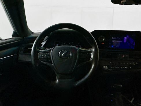 Used 2025 Lexus ES 350 w/ Premium Package image 17