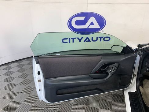 Used 1994 Chevrolet Camaro Z28 RWD image 14