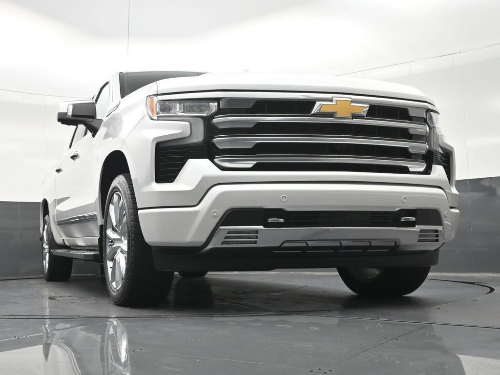 Used 2025 Chevrolet Silverado 1500 High Country w/ High Country Premium Package RWD image 29