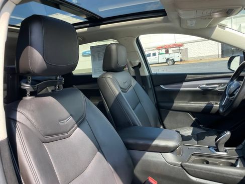 Used 2018 Cadillac XT5 Luxury w/ Driver Awareness Package FWD image 31
