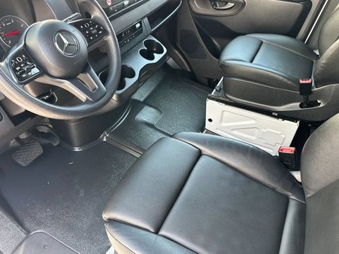 Used 2024 Mercedes-Benz Sprinter 2500 image 10