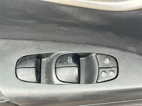 Used 2017 Nissan Sentra SV image 6