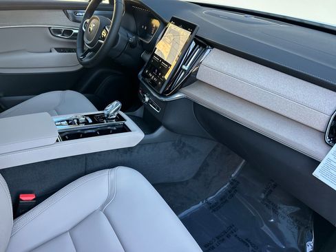 New 2026 Volvo XC90 T8 Plus image 14