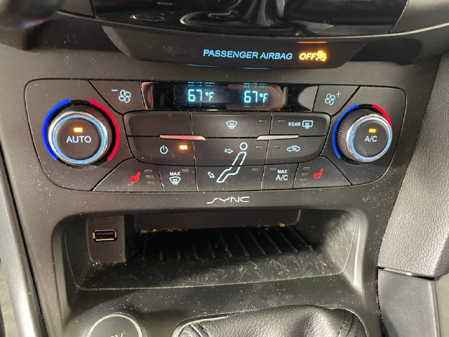 Used 2017 Ford Focus ST w/ Equipment Group 402A FWD image 9