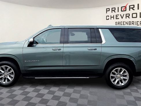Used 2024 Chevrolet Suburban Premier RWD image 5