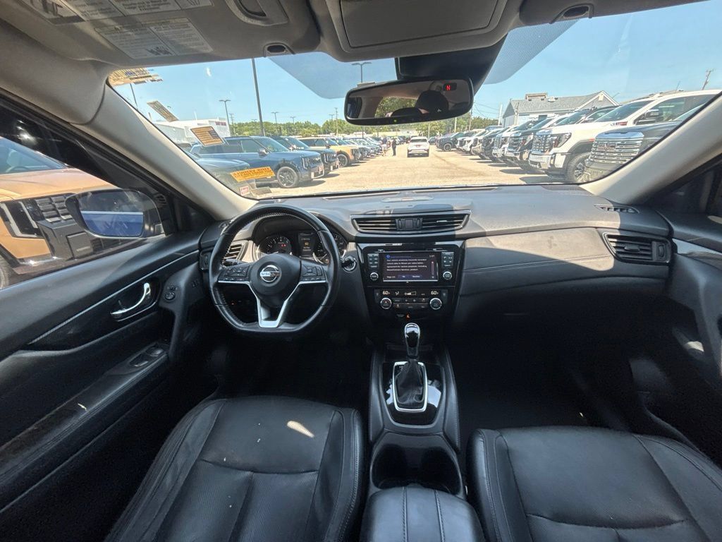 Used 2017 Nissan Rogue SL FWD image 19