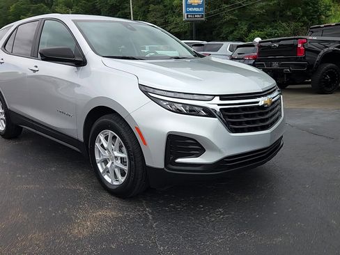 Used 2022 Chevrolet Equinox LS w/ LS Convenience Package image 14