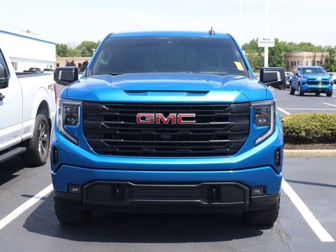 Used 2023 GMC Sierra 1500 Elevation w/ Elevation Premium Package AWD/4WD image 2