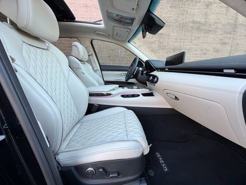 Used 2023 Genesis GV70 3.5T Sport w/ Sport Prestige Package image 23