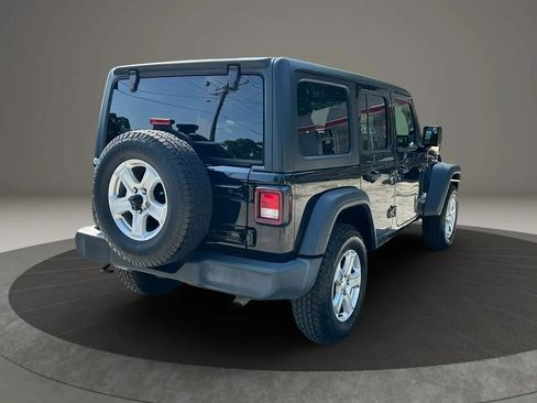 Used 2019 Jeep Wrangler Unlimited Sport S AWD/4WD image 3