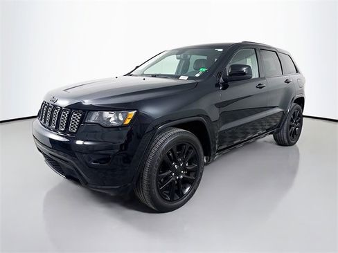 Used 2019 Jeep Grand Cherokee Altitude image 1