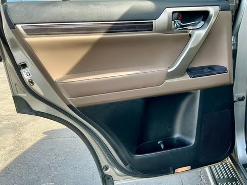 Used 2020 Lexus GX 460 Premium w/ Premium Package AWD/4WD image 32