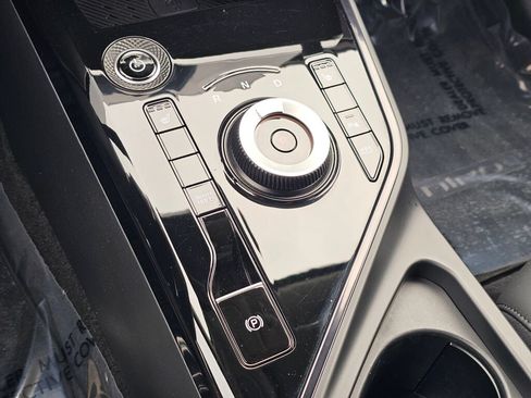 Certified 2025 Kia Niro Wind FWD image 18