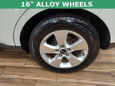Used 2019 Kia Soul image 6