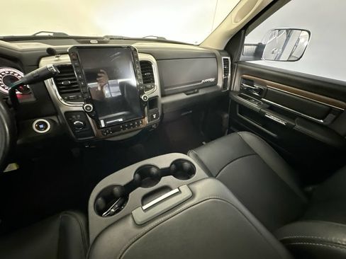 Used 2017 RAM 2500 Laramie w/ Convenience Group AWD/4WD image 11