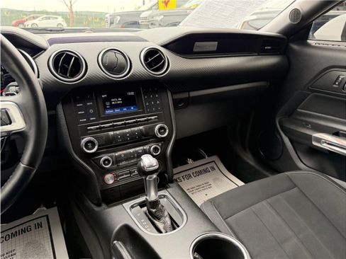 Used 2018 Ford Mustang Coupe RWD image 32