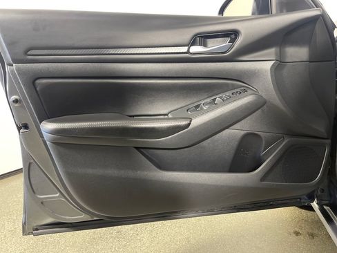 Used 2024 Nissan Altima 2.5 SV image 19