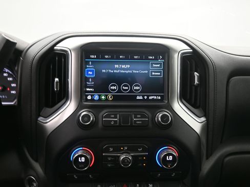 Used 2020 Chevrolet Silverado 1500 LT w/ Texas Edition image 14