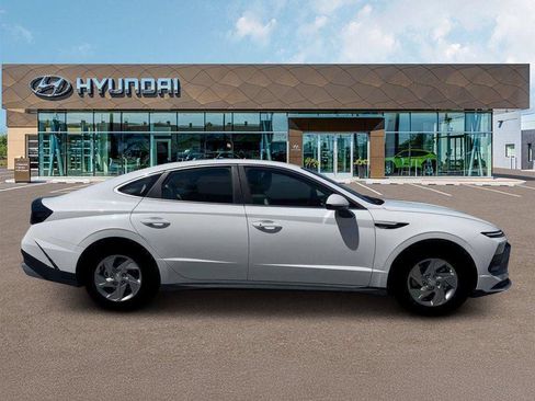 New 2026 Hyundai Sonata SE FWD image 9